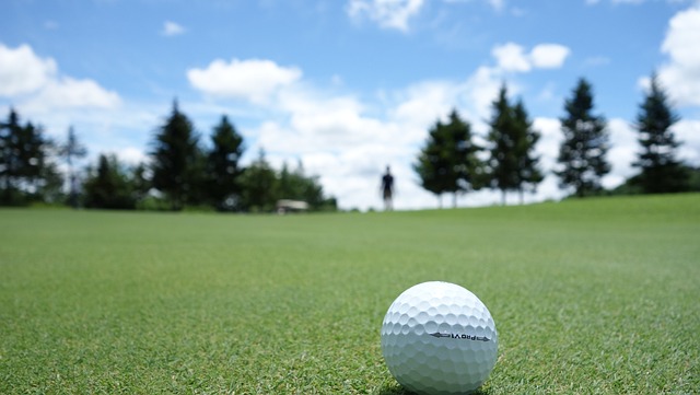 Optimer din præcision: 5 gode grunde til at anskaffe en golfkikkert